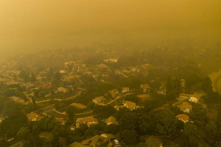 Using an Air Cleaner to Manage Wildfire Smoke